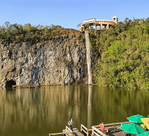 Queda dagua parque tangua em curitiba